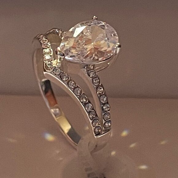 New in box CHARTER CLUB Fine Silver Plate Cubic Zirconia tear drop Ring - Picture 1 of 4